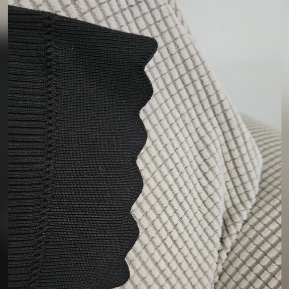 Karl Lagerfeld Short Sleeve Sweater - Picture 4 of 7